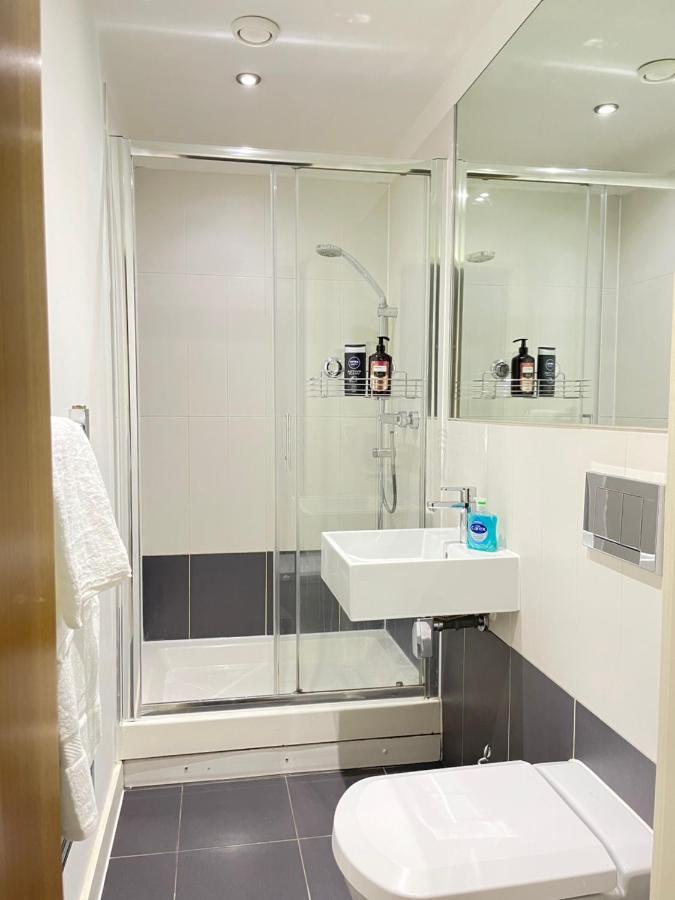 Wharf Inn Premier Apartment Central Manchester - Free Private Parking Екстер'єр фото