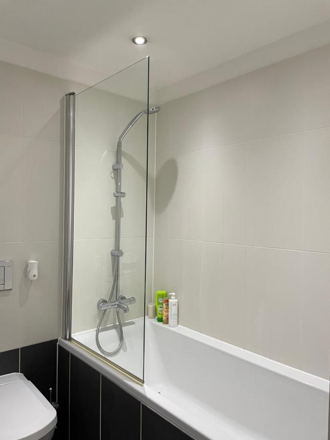 Wharf Inn Premier Apartment Central Manchester - Free Private Parking Екстер'єр фото